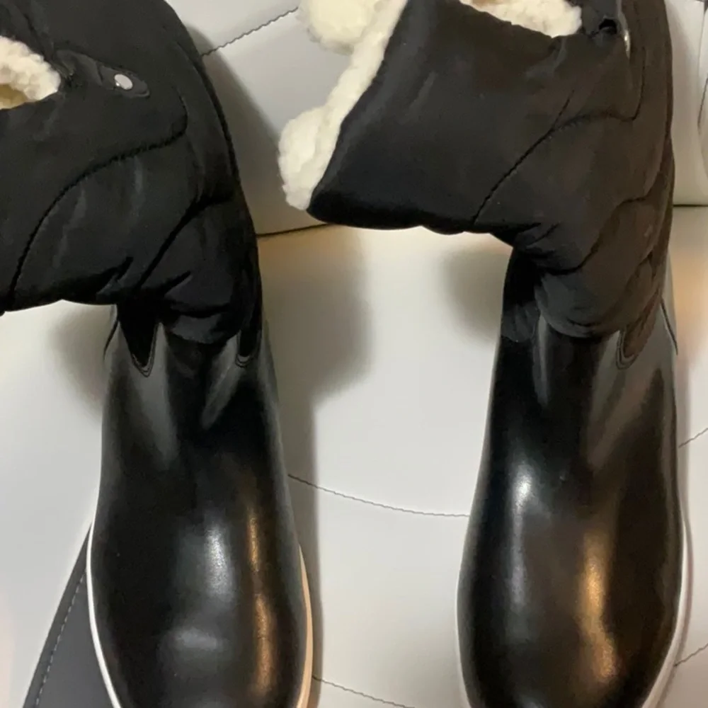 Journee Collection Pippah Winter Weather Black Quilted Winter Boots NIB Size 10 - Picture 11 of 12